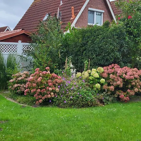 Holiday home Leentje *